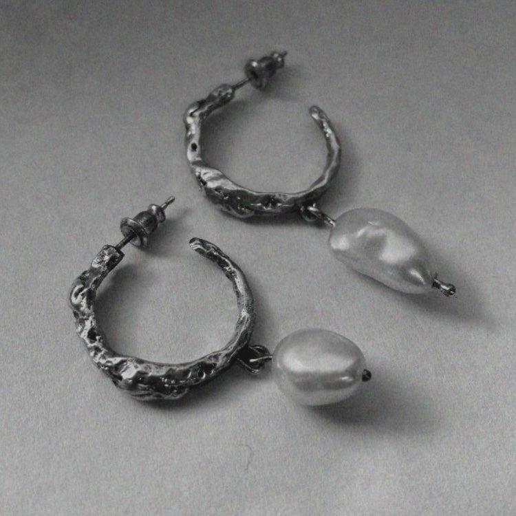 Costae Hoop Single Pearl Drop